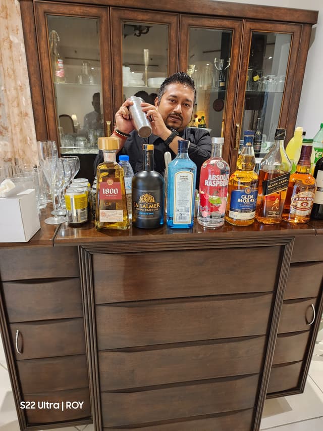Roy Bartenders photo 5